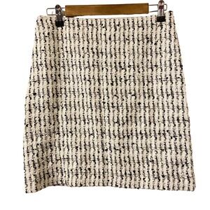 Escada Gold White and Black Tweed Print Mini Lined Pull On Zipper Closure Skirt.